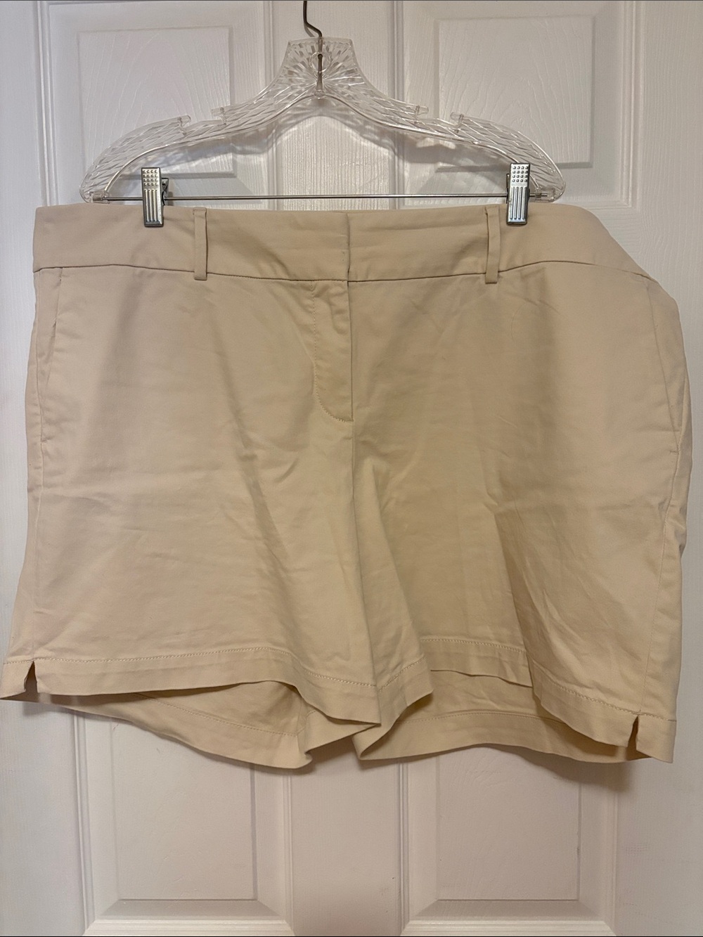 LOFT Cream Tailored Shorts